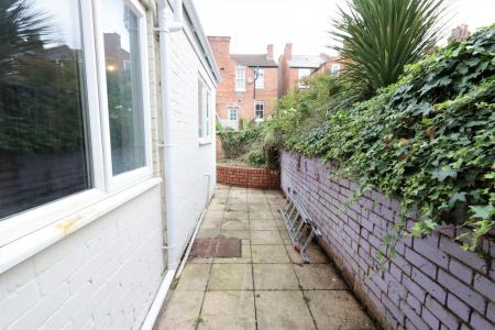 2 bedroom Terraced House to let in Princes Street, Leamington Spa, CV32