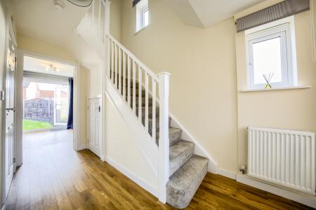 3 bedroom Detached house to let in Lancaster Way, Whitnash, CV31