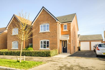 3 bedroom Detached house to let in Lancaster Way, Whitnash, CV31
