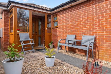 3 bedroom Detached bungalow for sale in Beale Close, Bishops Tachbrook, Leamington Spa