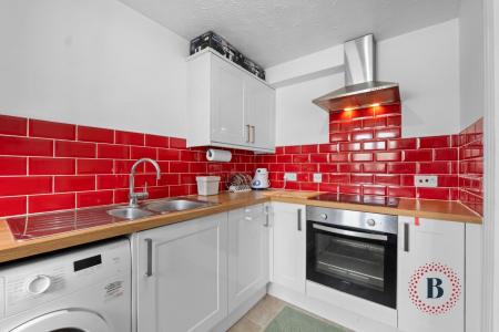 2 bedroom Flat for sale in Frances Havergal Close, Leamington Spa