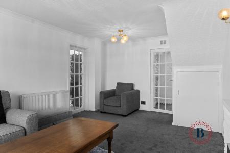 4 bedroom End of terrace house for sale in Rowley Road, Whitnash, Leamington Spa