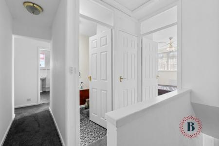 4 bedroom End of terrace house for sale in Rowley Road, Whitnash, Leamington Spa