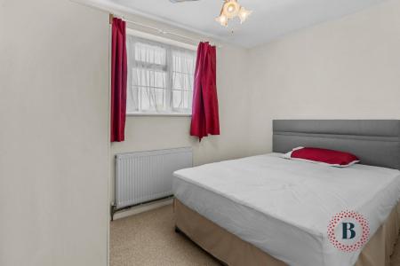 4 bedroom End of terrace house for sale in Rowley Road, Whitnash, Leamington Spa