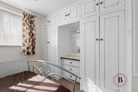 4 bedroom End of terrace house for sale in Rowley Road, Whitnash, Leamington Spa