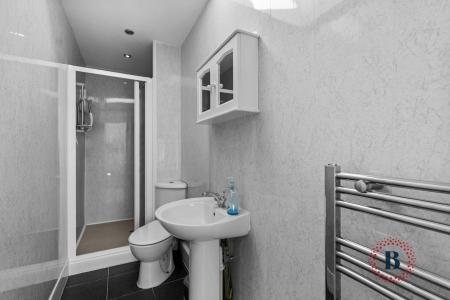 4 bedroom End of terrace house for sale in Rowley Road, Whitnash, Leamington Spa