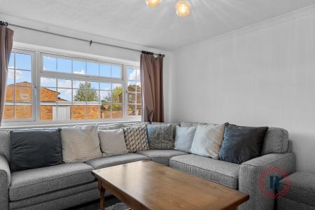 4 bedroom End of terrace house for sale in Rowley Road, Whitnash, Leamington Spa