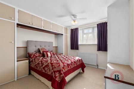 4 bedroom End of terrace house for sale in Rowley Road, Whitnash, Leamington Spa