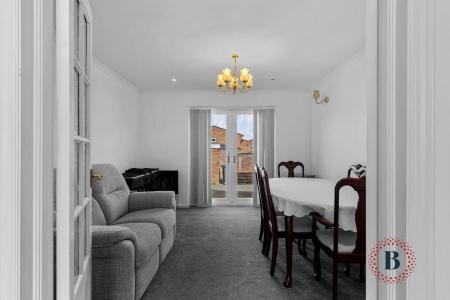 4 bedroom End of terrace house for sale in Rowley Road, Whitnash, Leamington Spa