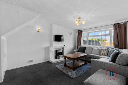 4 bedroom End of terrace house for sale in Rowley Road, Whitnash, Leamington Spa