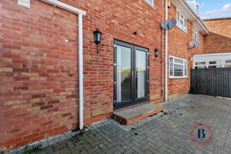 4 bedroom End of terrace house for sale in Rowley Road, Whitnash, Leamington Spa