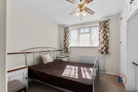 4 bedroom End of terrace house for sale in Rowley Road, Whitnash, Leamington Spa