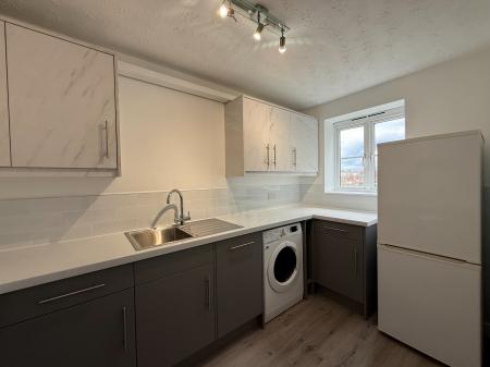 2 bedroom Flat to let in Frances Havergal Close, Leamington Spa, CV31