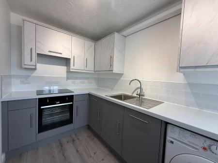 2 bedroom Flat to let in Frances Havergal Close, Leamington Spa, CV31