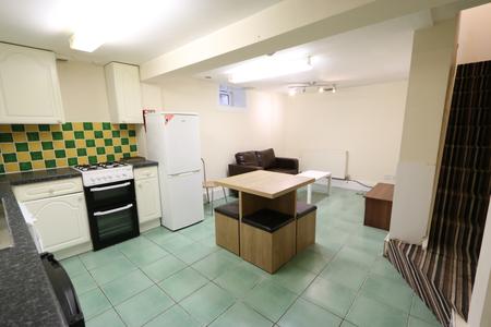 1 bedroom Flat to let in Oxford Street, Leamington Spa, CV32