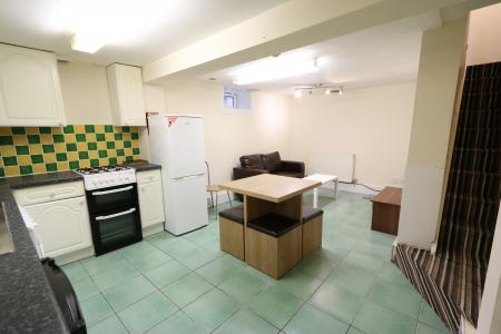 1 bedroom Flat to let in Oxford Street, Leamington Spa, CV32