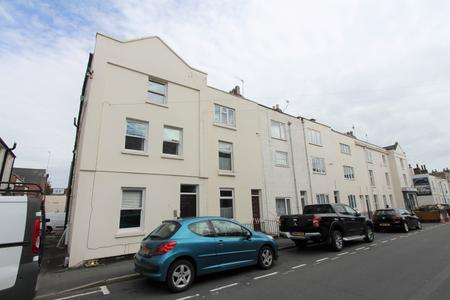 1 bedroom Flat to let in Oxford Street, Leamington Spa, CV32