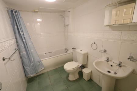 1 bedroom Flat to let in Oxford Street, Leamington Spa, CV32