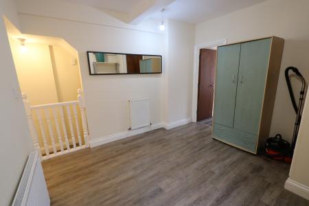 1 bedroom Flat to let in Oxford Street, Leamington Spa, CV32