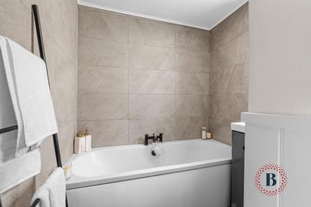 2 bedroom Semi-detached house for sale in Prospect Road, Leamington Spa