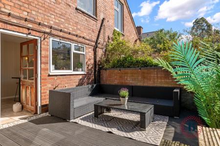 2 bedroom Semi-detached house for sale in Prospect Road, Leamington Spa