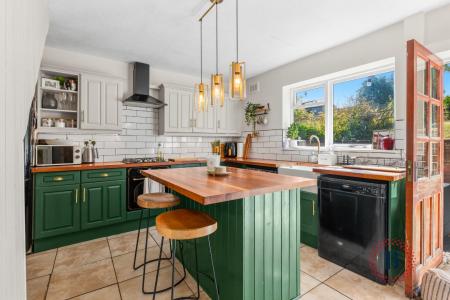 2 bedroom Semi-detached house for sale in Prospect Road, Leamington Spa