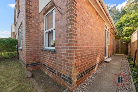 2 bedroom Semi-detached house for sale in Prospect Road, Leamington Spa