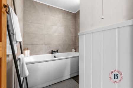 2 bedroom Semi-detached house for sale in Prospect Road, Leamington Spa