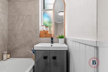 2 bedroom Semi-detached house for sale in Prospect Road, Leamington Spa