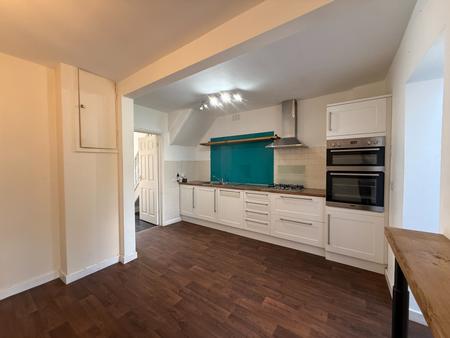 4 bedroom Semi-detached house to let in Roundshill, Kenilworth, CV8