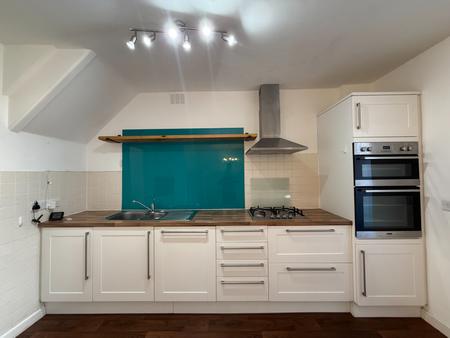 4 bedroom Semi-detached house to let in Roundshill, Kenilworth, CV8