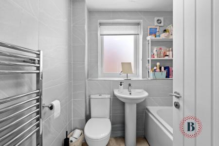 2 bedroom Semi-detached house for sale in Marlborough Drive, Sydenham, Leamington Spa