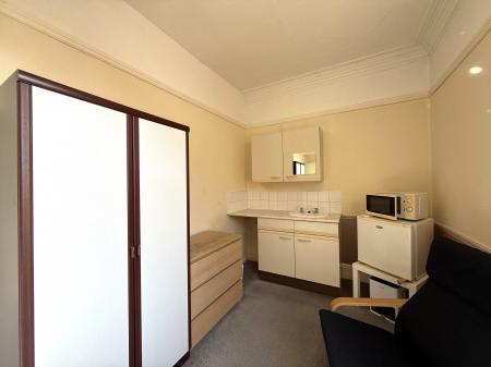 1 bedroom Flat to let in Adelaide Road, Leamington Spa, CV31