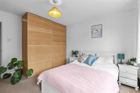 2 bedroom Apartment for sale in St. Johns Court, Warwick