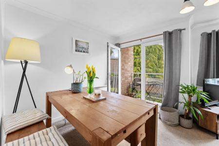 2 bedroom Apartment for sale in St. Johns Court, Warwick