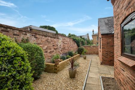 4 bedroom Detached house to let in Kenilworth Road, Leamington Spa, CV32