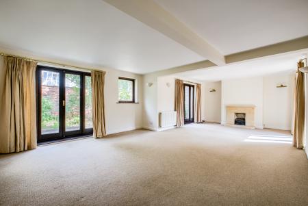 4 bedroom Detached house to let in Kenilworth Road, Leamington Spa, CV32