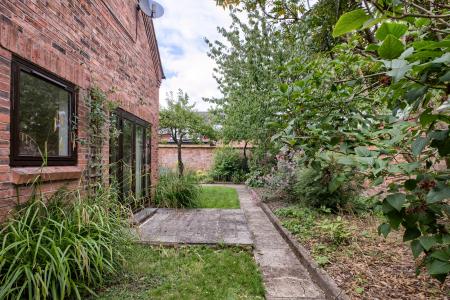 4 bedroom Detached house to let in Kenilworth Road, Leamington Spa, CV32