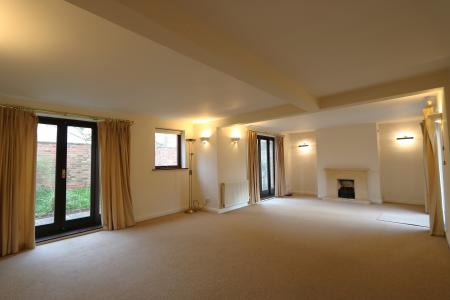 4 bedroom Detached house to let in Kenilworth Road, Leamington Spa, CV32