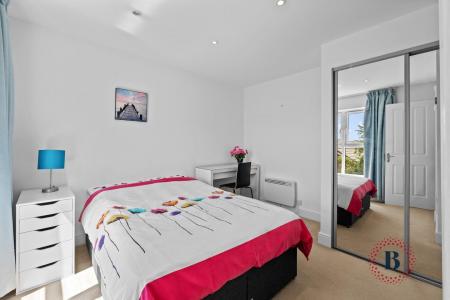 2 bedroom Apartment for sale in Andrews Close, Warwick