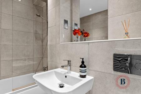 2 bedroom Apartment for sale in Andrews Close, Warwick