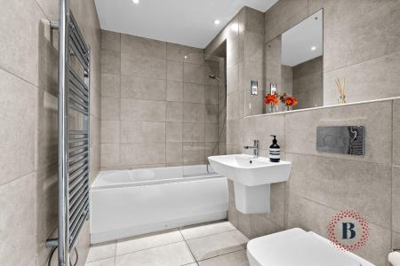 2 bedroom Apartment for sale in Andrews Close, Warwick