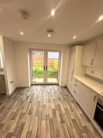 3 bedroom Semi-detached house to let in Glade Way, Bishops Tachbrook, CV33