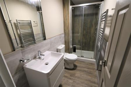 1 bedroom Flat to let in Milverton Crescent, Leamington Spa, CV32
