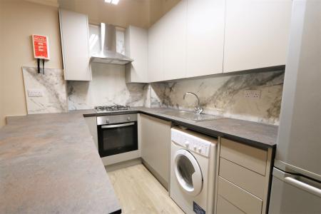 1 bedroom Flat to let in Milverton Crescent, Leamington Spa, CV32