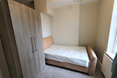 1 bedroom Flat to let in Milverton Crescent, Leamington Spa, CV32