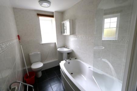 1 bedroom Flat to let in Ansell Court, Ansell Way, Saltisford Gat, Warwick, CV34