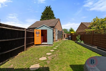 2 bedroom Cottage for sale in Cedar Tree Farm, Fosse Way, Radford Semele, Leamington Spa