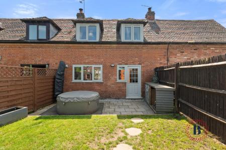 2 bedroom Cottage for sale in Cedar Tree Farm, Fosse Way, Radford Semele, Leamington Spa