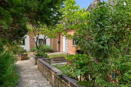 2 bedroom Cottage for sale in Cedar Tree Farm, Fosse Way, Radford Semele, Leamington Spa